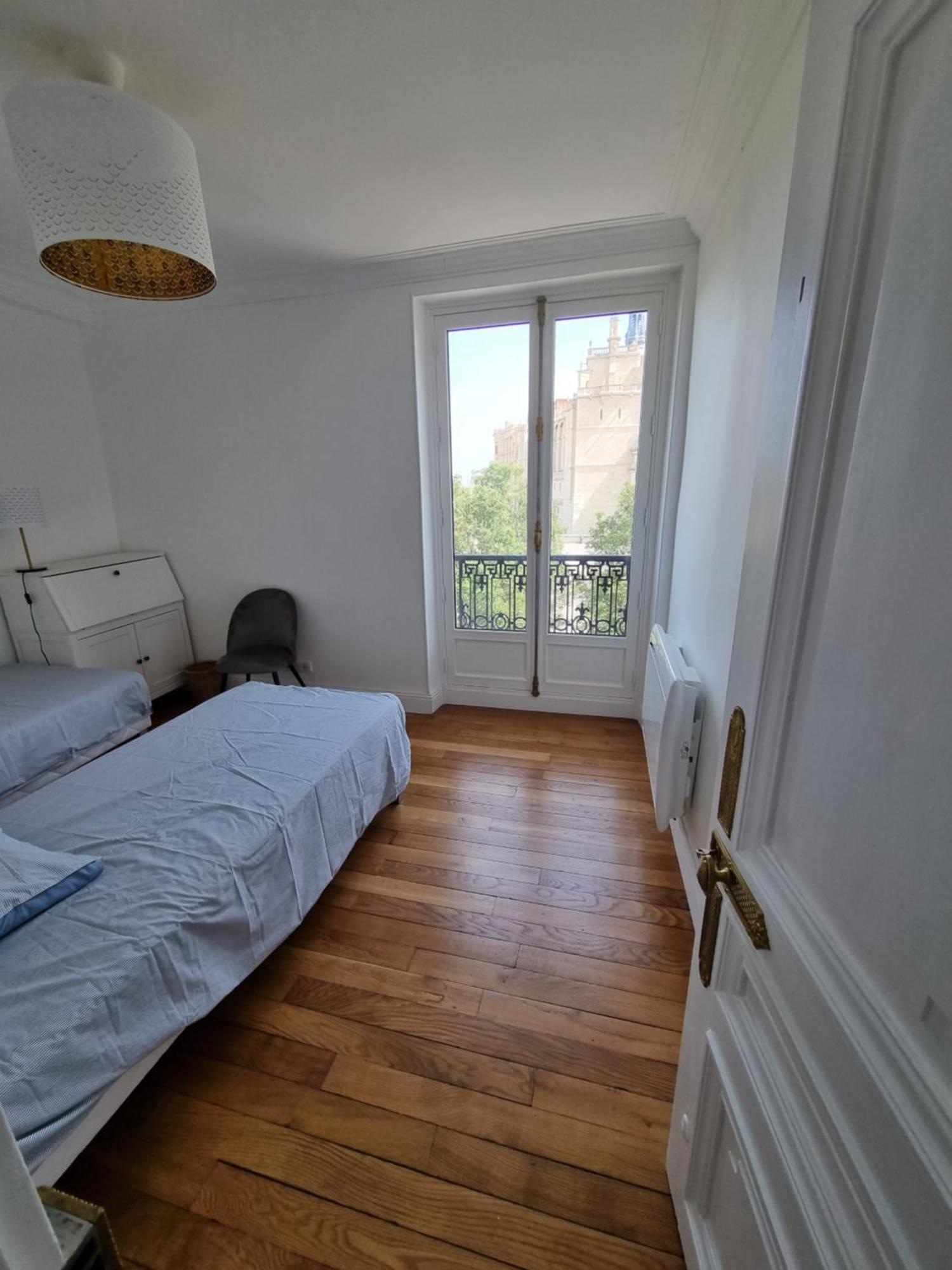 Face Chateau St Germain En Laye, Appartement 4 A 6 Personnes, 23 Min De Paris Champs-Elysees Saint-Germain-en-Laye Exterior photo